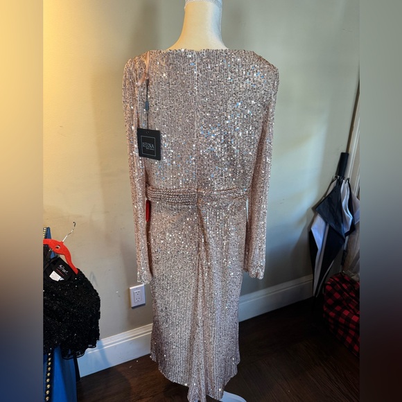 Stunning NWT MAC DUGGAL Sequined Long Sleeve Midi Dress Sz 14 - Picture 8 of 13